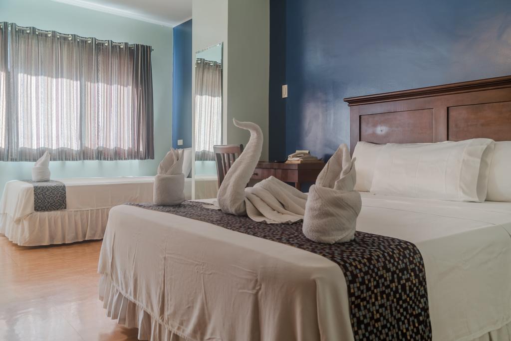 Oftana Suites Mandaue Bagian luar foto