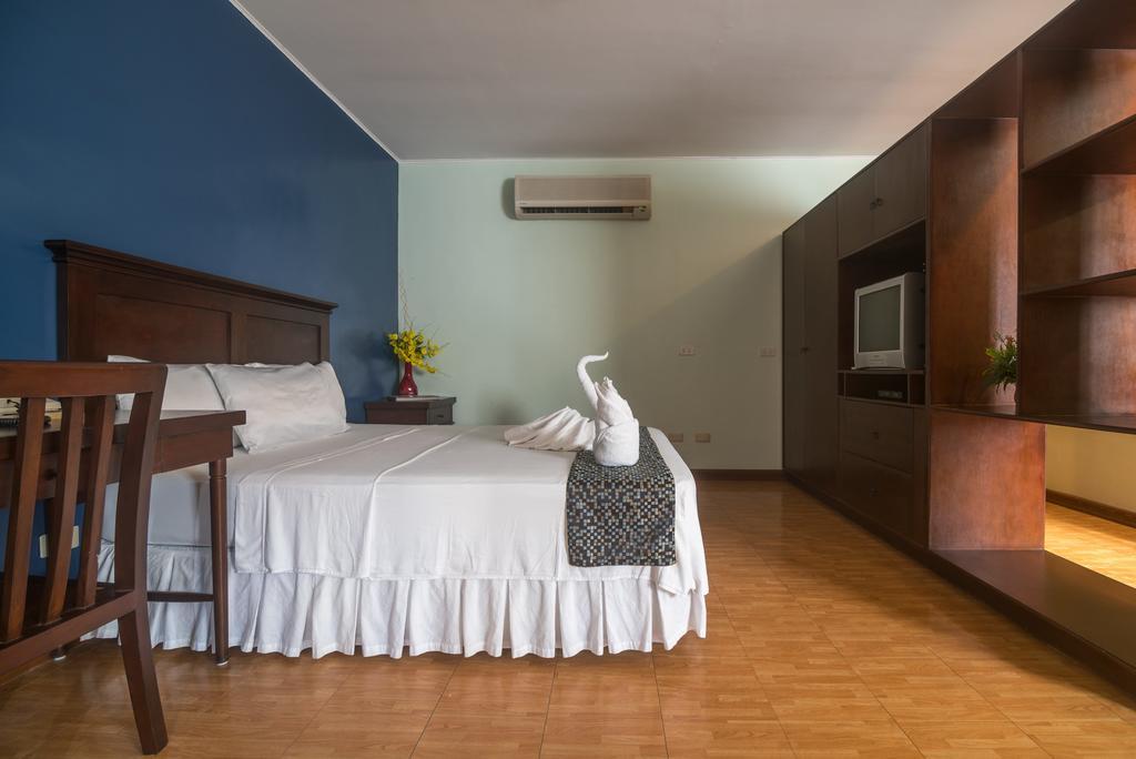 Oftana Suites Mandaue Bagian luar foto