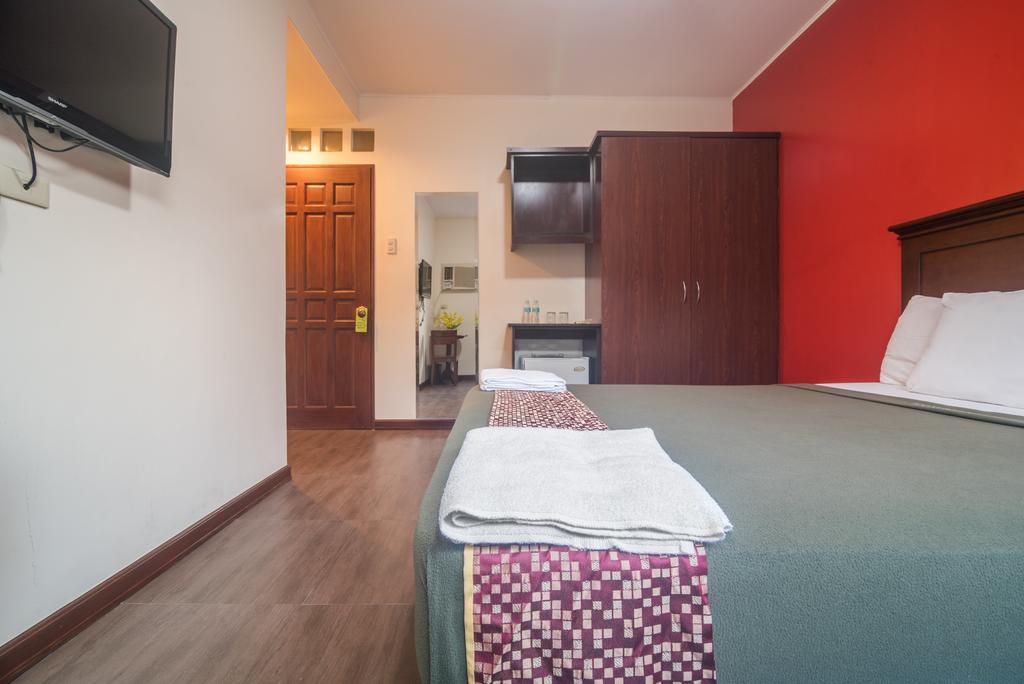 Oftana Suites Mandaue Bagian luar foto