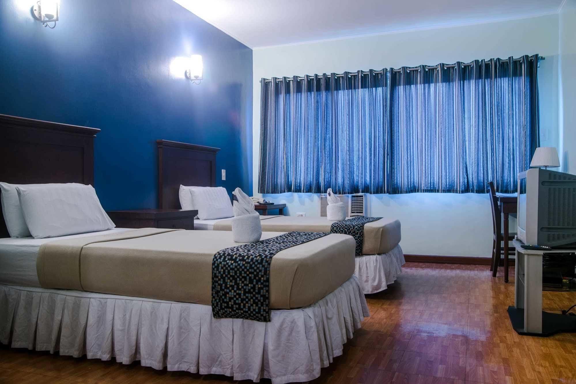 Oftana Suites Mandaue Bagian luar foto