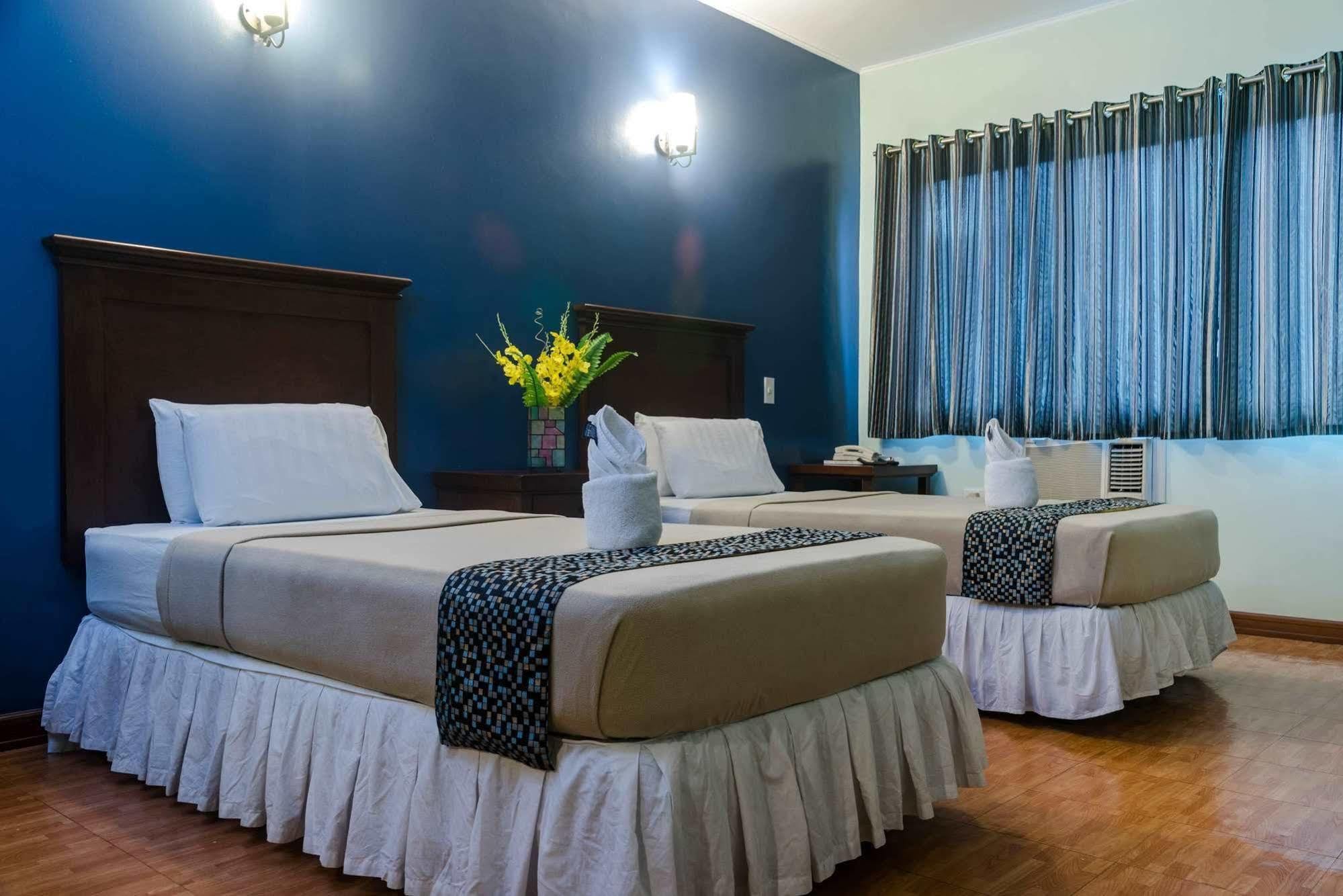 Oftana Suites Mandaue Bagian luar foto