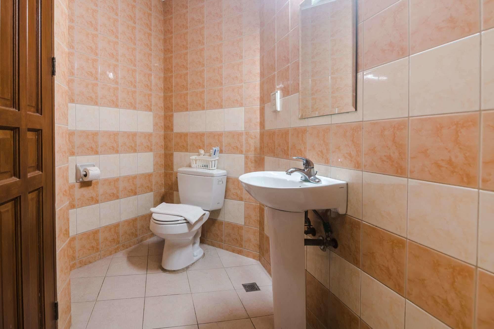 Oftana Suites Mandaue Bagian luar foto